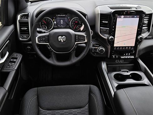 New 2026 RAM 1500 4x4 Crew Cab image 9