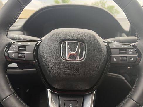 Used 2025 Honda Accord Touring image 17
