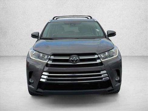 Used 2019 Toyota Highlander Limited image 2