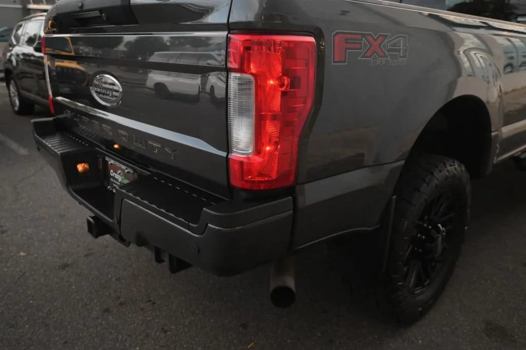Used 2019 Ford F350 Lariat w/ Lariat Ultimate Package AWD/4WD image 19