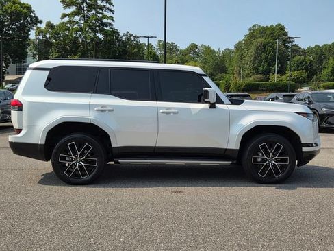 Used 2024 Lexus GX 550 w/ Accessory Package (Z1) AWD/4WD image 6