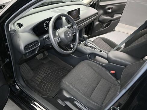 Used 2023 Honda HR-V LX image 4