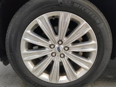 Used 2021 Ford Explorer Limited w/ Equipment Group 301A AWD/4WD image 31