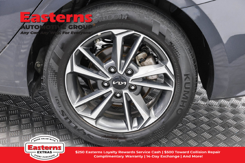 Used 2024 Kia Forte LXS FWD image 33