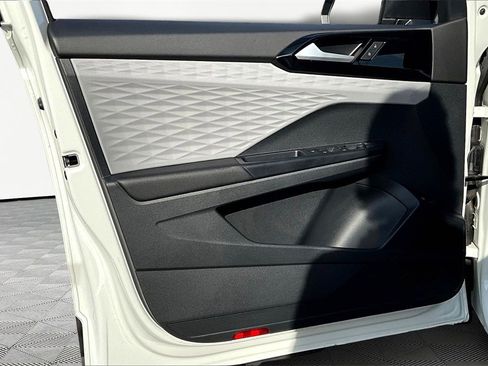 Used 2023 Volkswagen Taos S image 23