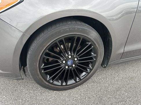 Used 2014 Ford Fusion SE w/ Equipment Group 202A FWD image 8