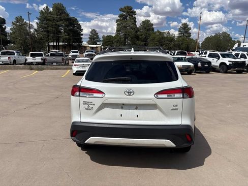 Used 2024 Toyota Corolla Cross LE AWD/4WD image 6