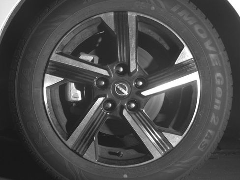 Used 2025 Nissan Sentra SV FWD image 12