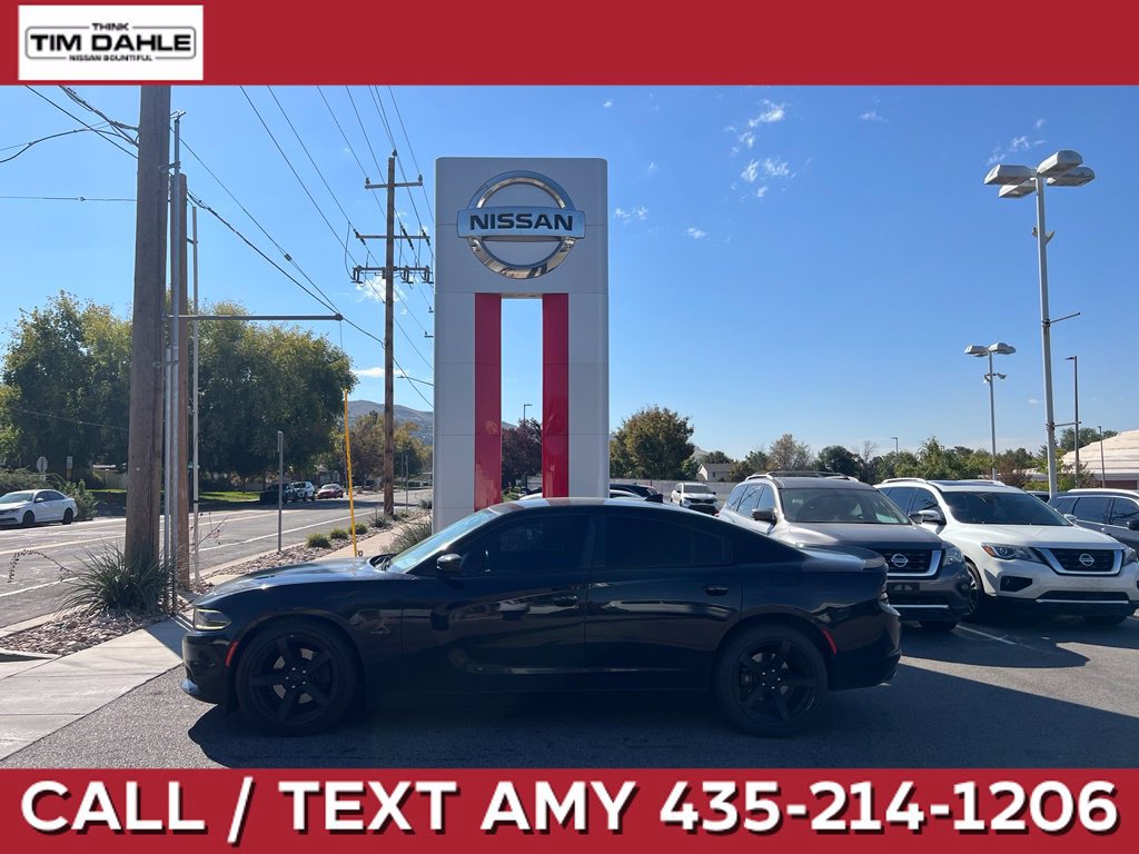 Used 2017 Dodge Charger R/T RWD image 1