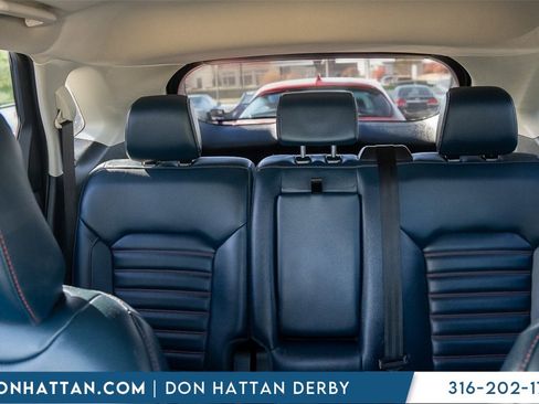 Used 2022 Ford Edge SEL w/ Sport Appearance Package image 17