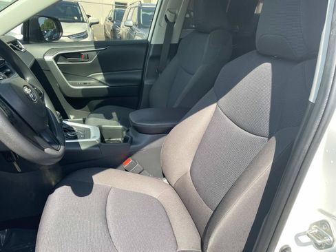 Used 2025 Toyota RAV4 LE AWD/4WD image 23