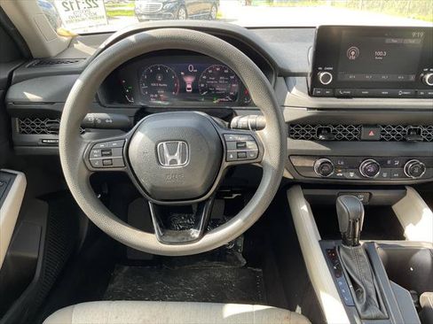 Used 2025 Honda Accord LX image 28