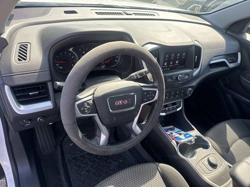 Used 2024 GMC Terrain SLE image 22