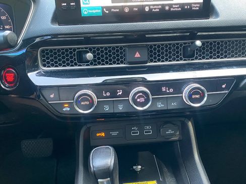 Used 2023 Honda Civic Touring image 33