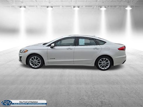 Used 2019 Ford Fusion SE FWD image 5