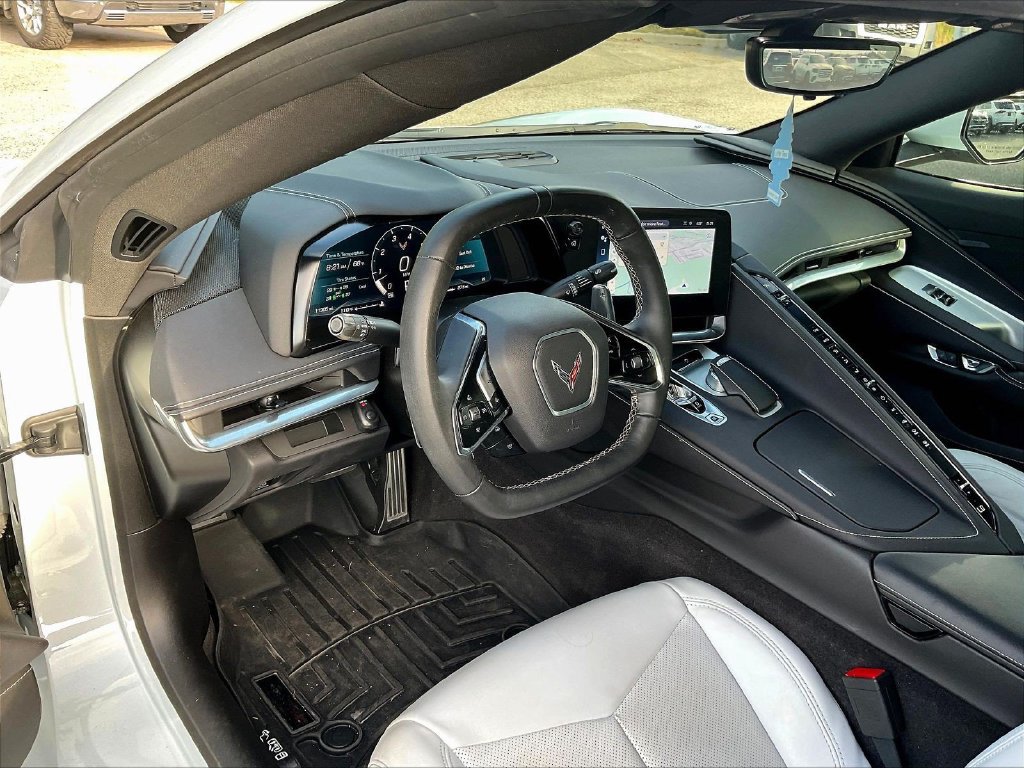Used 2024 Chevrolet Corvette Stingray Coupe w/ 1LT RWD image 4