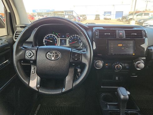 Used 2019 Toyota 4Runner image 6