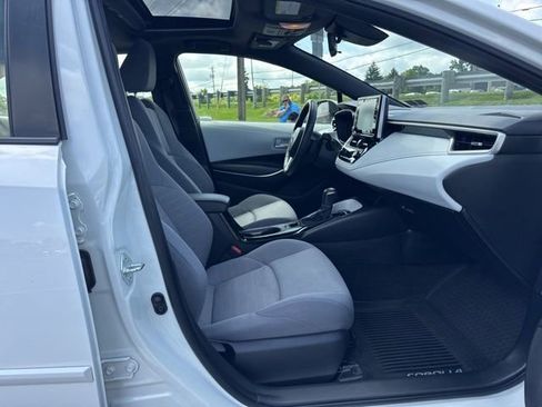 Used 2020 Toyota Corolla SE w/ SE Premium Package FWD image 14