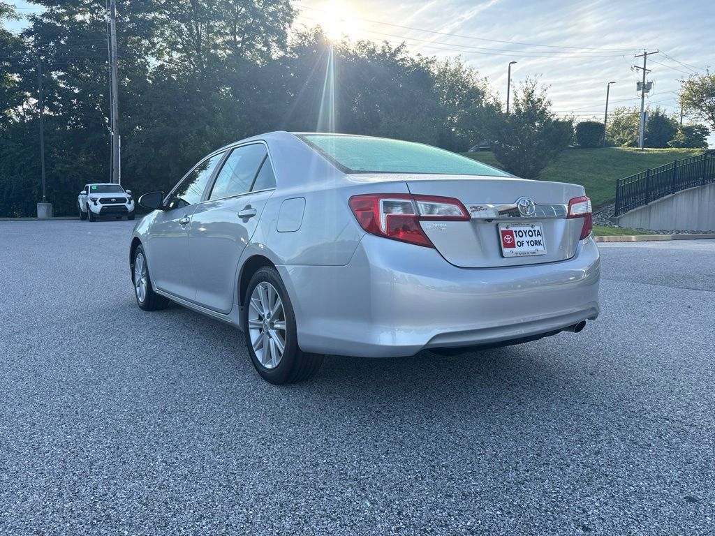 Used 2014 Toyota Camry XLE w/ Leather Package FWD image 5