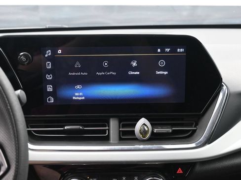 Used 2025 Chevrolet Trax LT FWD image 16