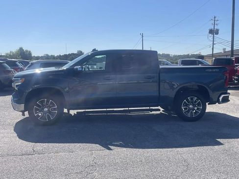 Used 2024 Chevrolet Silverado 1500 LT AWD/4WD image 6