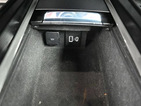 Used 2022 Lincoln Corsair AWD w/ Equipment Group 101A image 22
