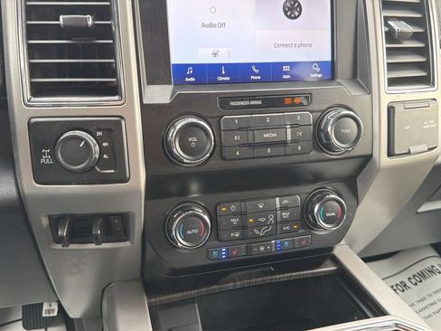 Used 2021 Ford F350 Lariat w/ Chrome Package image 32