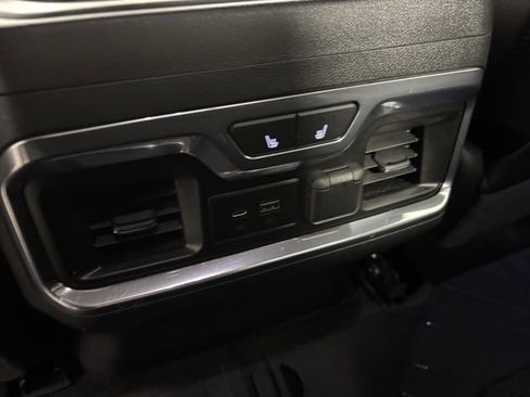 Used 2019 Chevrolet Silverado 1500 LTZ image 18