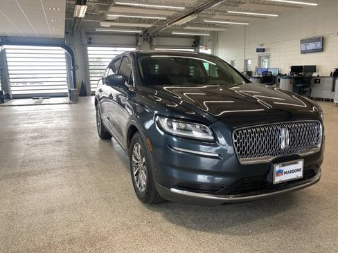Used 2022 Lincoln Nautilus Reserve AWD/4WD image 3