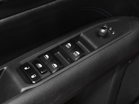 Used 2026 Jeep Compass Limited AWD/4WD image 10