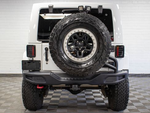 Used 2017 Jeep Wrangler Unlimited Rubicon AWD/4WD image 4