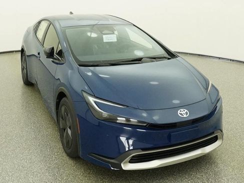 New 2026 Toyota Prius Plug-In Hybrid FWD image 17