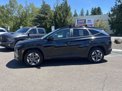 Certified 2025 Hyundai Tucson SEL AWD/4WD image 2