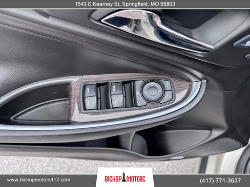 Used 2016 Chevrolet Malibu Premier w/ Driver Confidence Package image 29