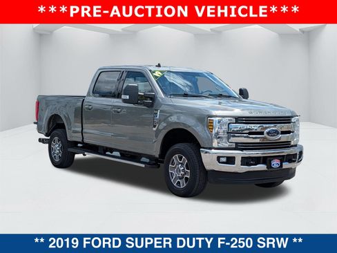 Used 2019 Ford F250 Lariat w/ Lariat Value Package AWD/4WD image 4