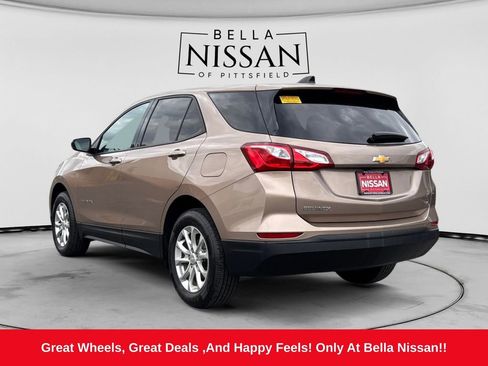 Used 2019 Chevrolet Equinox LS w/ LS Convenience Package AWD/4WD image 3