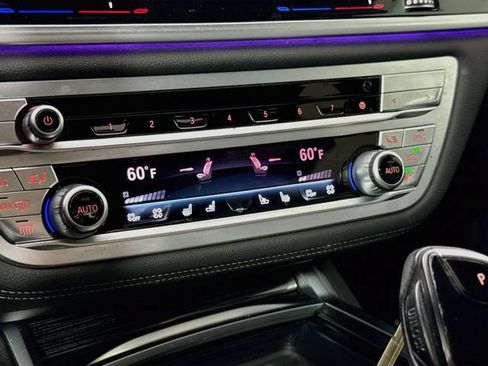 Used 2022 BMW 740i w/ M Sport Package RWD image 18