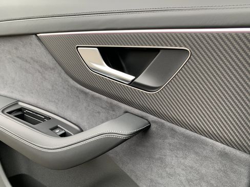 New 2026 Audi SQ7 Prestige image 14