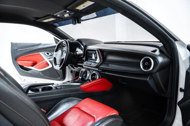 Used 2016 Chevrolet Camaro SS RWD image 21
