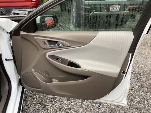 Used 2018 Chevrolet Malibu LT FWD image 8