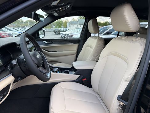 New 2026 Jeep Grand Cherokee Limited AWD/4WD image 10