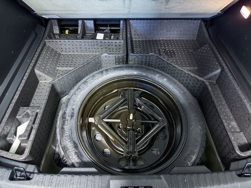 Used 2024 Ford Edge SE image 31