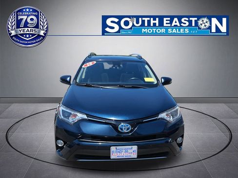 Used 2018 Toyota RAV4 XLE w/ Convenience Package AWD/4WD image 3