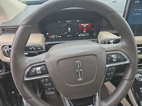 Used 2021 Lincoln Nautilus Reserve image 13