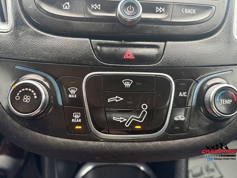 Used 2018 Chevrolet Malibu LT image 19