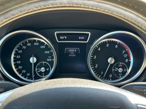 Used 2014 Mercedes-Benz GL 450 4MATIC image 37
