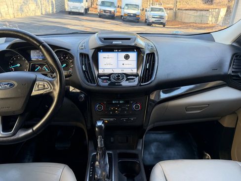 Used 2017 Ford Escape Titanium AWD/4WD image 19
