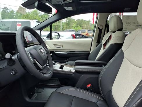 New 2026 Toyota Sienna Limited FWD image 5