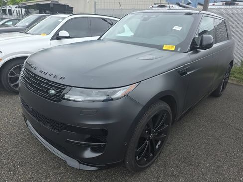 Used 2025 Land Rover Range Rover Sport Dynamic SE AWD/4WD image 1