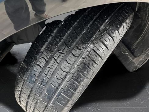 Used 2020 Nissan Pathfinder Platinum image 40